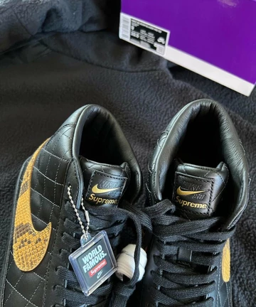Supreme Nike SB Blazer Mid