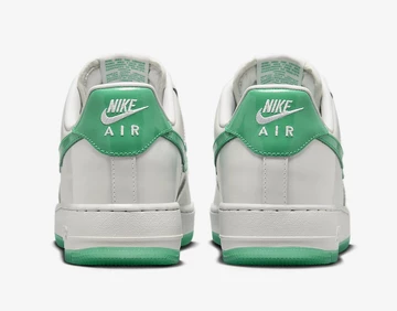 Der Air Force 1 Stadium Green von hinten