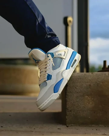 Nike Air Jordan 4 Military Blue on-feet