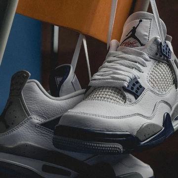 Jordan 4 Midnight Navy