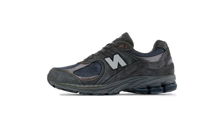 New Balance 2002R Gore-Tex Magnet