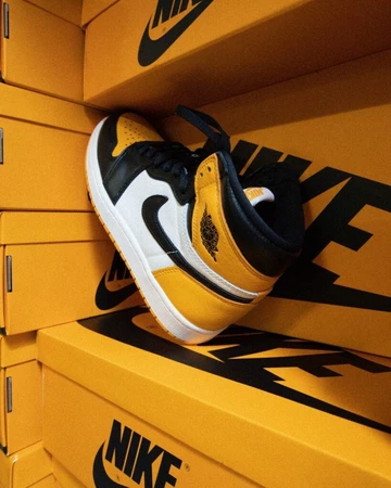 Nike Air Jordan 1 High Taxi