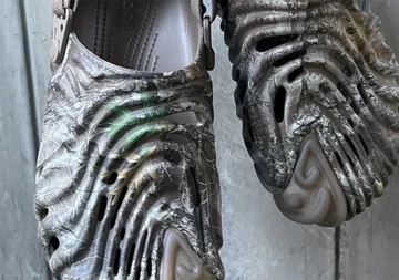 Salehe Bembury Realtree Camo Crocs Clog Deadstock 1.jpg