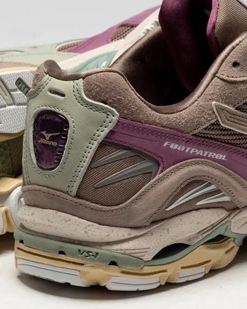 Footpatrol Mizuno Wave Rider 10 Rust