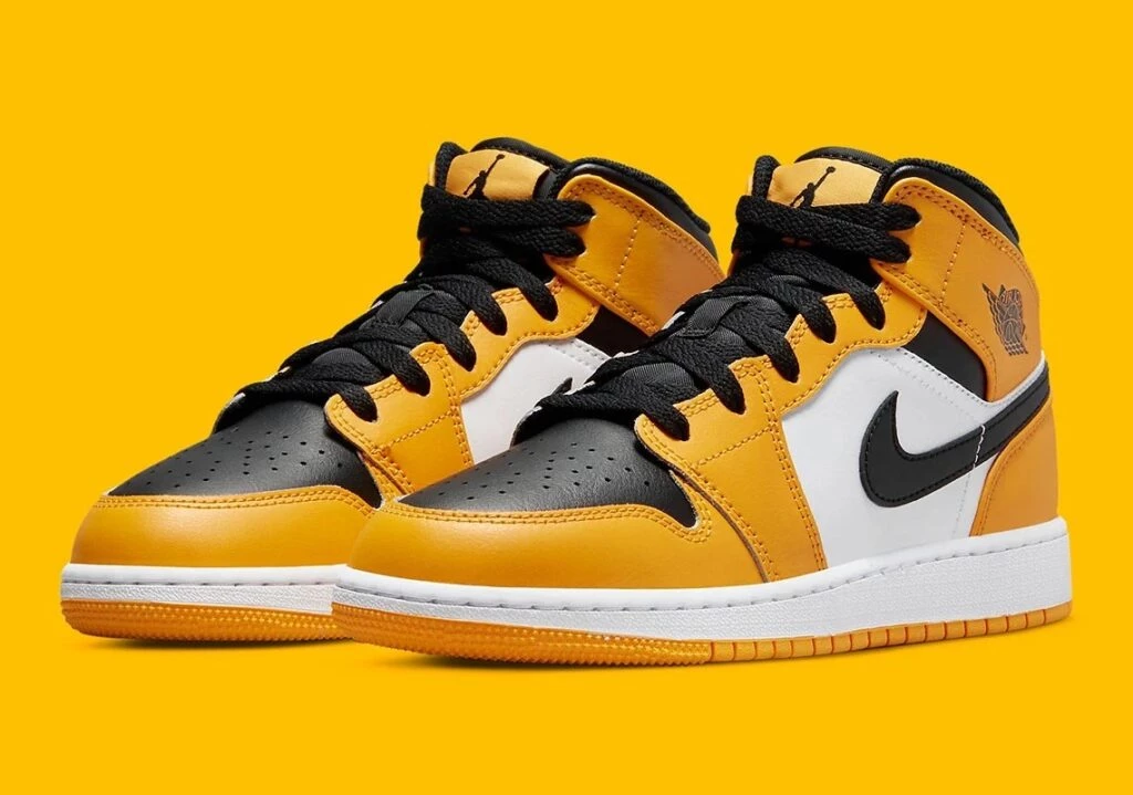 Jordan 1 Mid GS Taxi 554725 701 Dead Stock