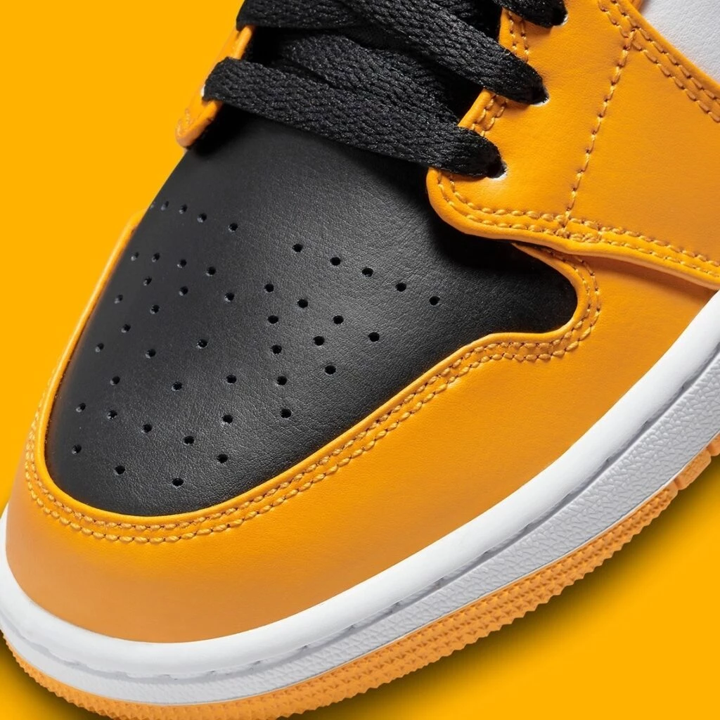 Jordan 1 Mid Taxi 554724-701 | Dead Stock
