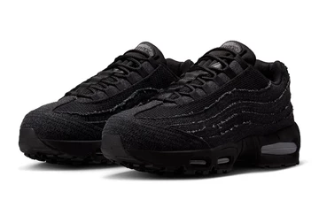 Levi's x Nike Air Max 95 OG Black schräg