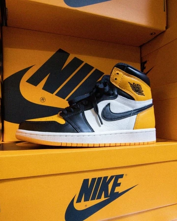 Nike Air Jordan 1 High Taxi
