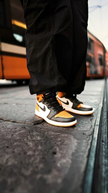 Nike SNKRS Day 2022 Jordan 1 High Taxi