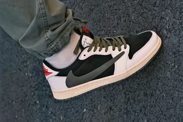 Travis Scott Air Jordan 1 Olive