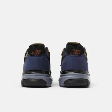 New Balance 920 Navy Beige