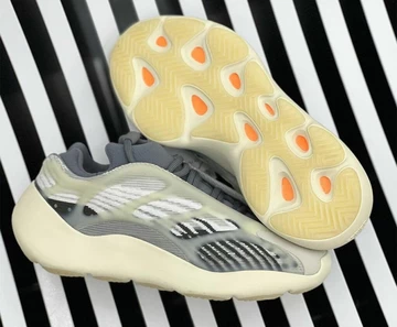 adidas Yeezy 700 V3 Fade Salt