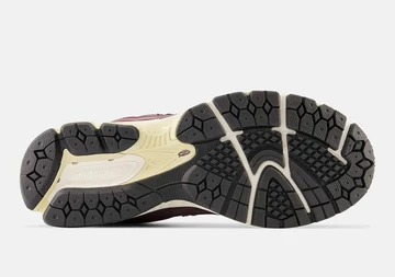 New Balance 2002R Truffel