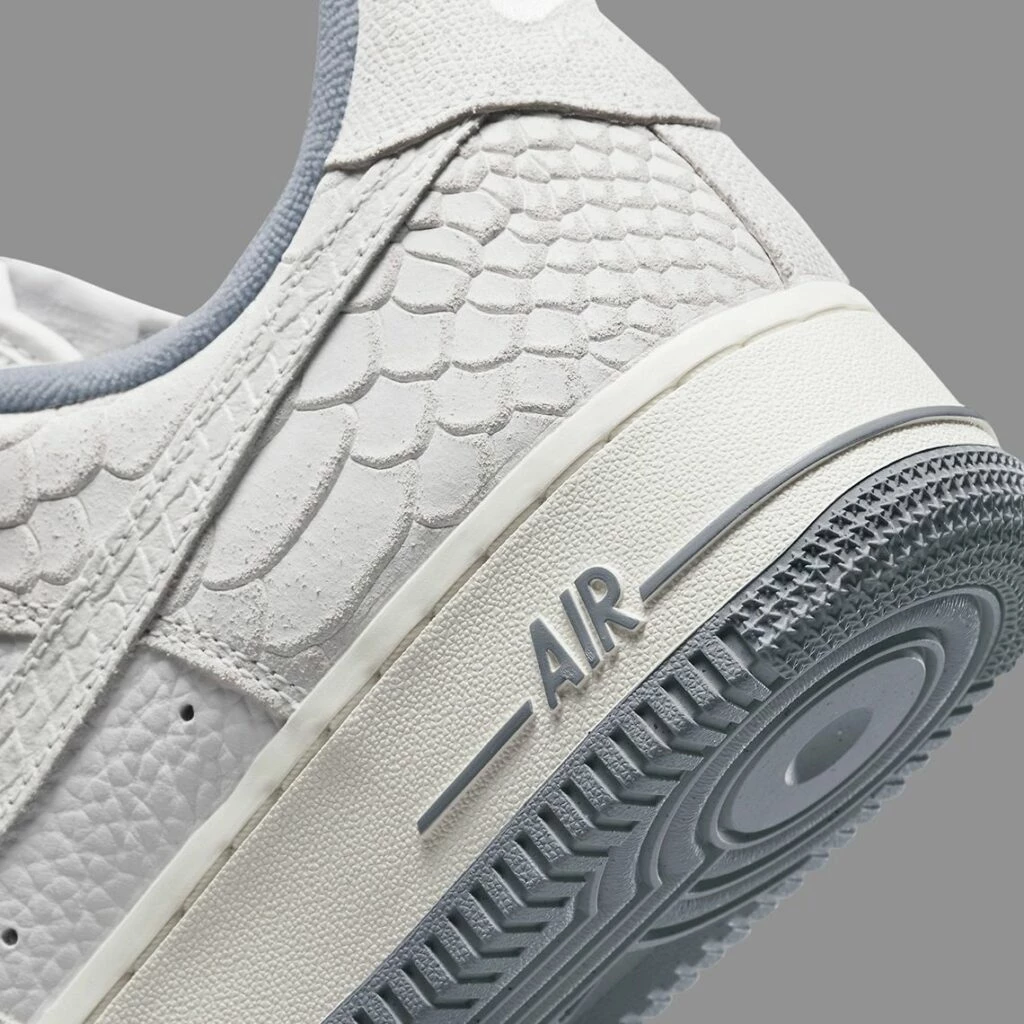 Air Force 1 White Python DX2678-100 | Dead Stock