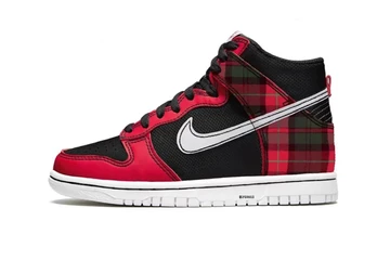 Nike SB Dunk High Christmas