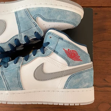 Jordan 1 Mid GS French Blue