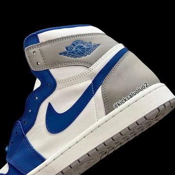 Air Jordan 1 True Blue