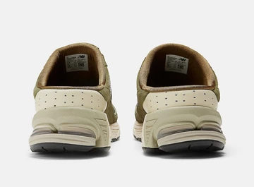 SNS New Balance 2002R Mule