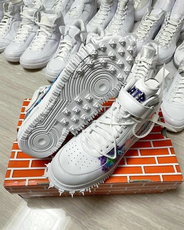 Off-White Nike Air Force 1 Mid Graffiti - erste Bilder