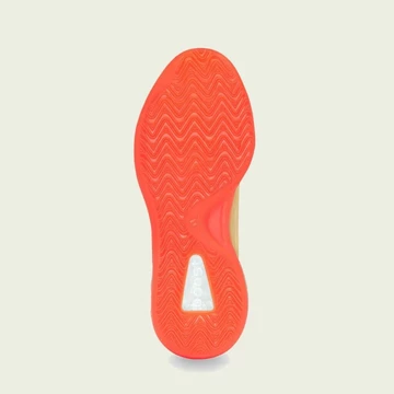 Yeezy QNTM Hi-Res Coral