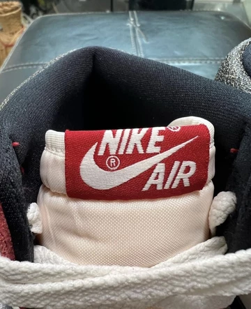 Air Jordan 1 High OG Lost & Found