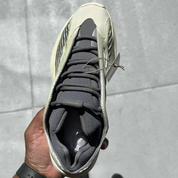 Yeezy 700 V3 Fade Salt