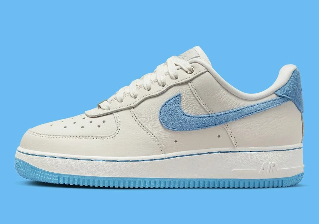 Air Force 1LXX University Blue DX1193-100 | Dead Stock