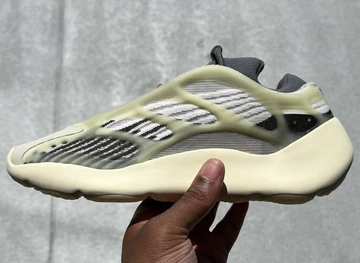 Yeezy 700 V3 Fade Salt