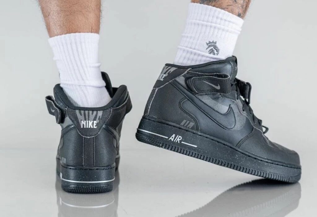 Air Force 1 Mid Off Noir Dead Stock