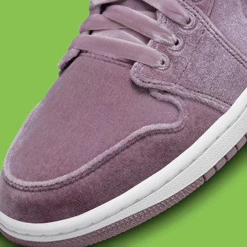 Jordan 1 Mid Purple Velvet
