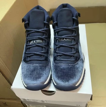 Air Jordan 11 WMNS Midnight Navy