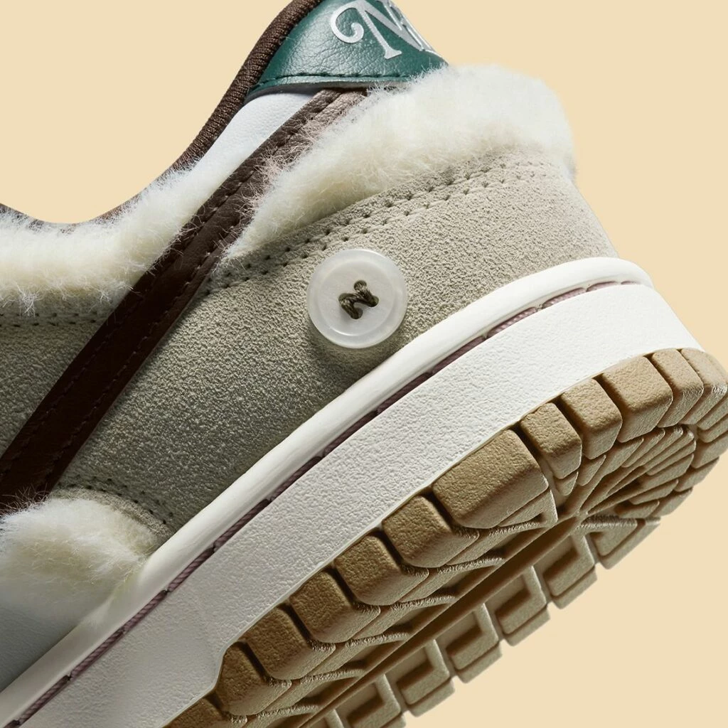 Dunk Low Mink Jewels FB1859-121 | Dead Stock