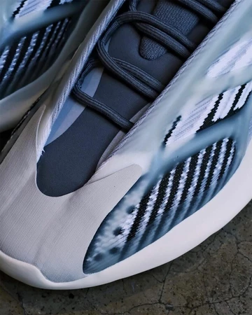 Yeezy 700 V3 Fade Salt