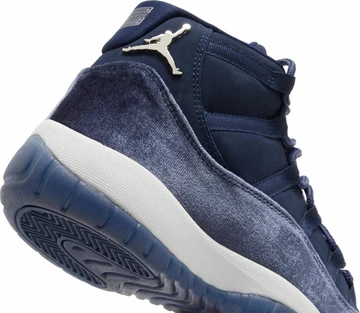 Air Jordan 11 WMNS Midnight Navy