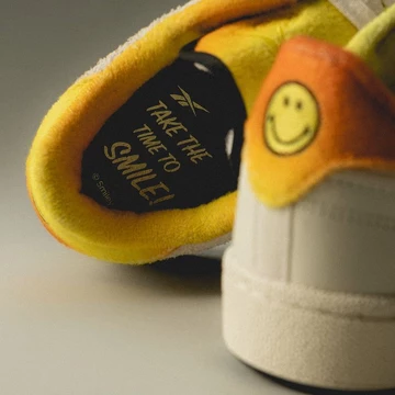 Reebok Smiley Club C 85 Gold