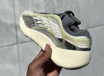 Yeezy 700 V3 Fade Salt