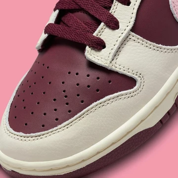 Dunk Low Valentines Day