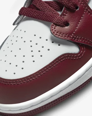 Jordan 1 Low Bordeaux