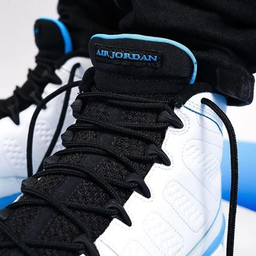 Jordan 9 Powder Blue Lookbook On-Feet Detail Zunge