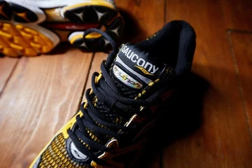 Saucony Progrid Triumph 4 Lemon Chrome