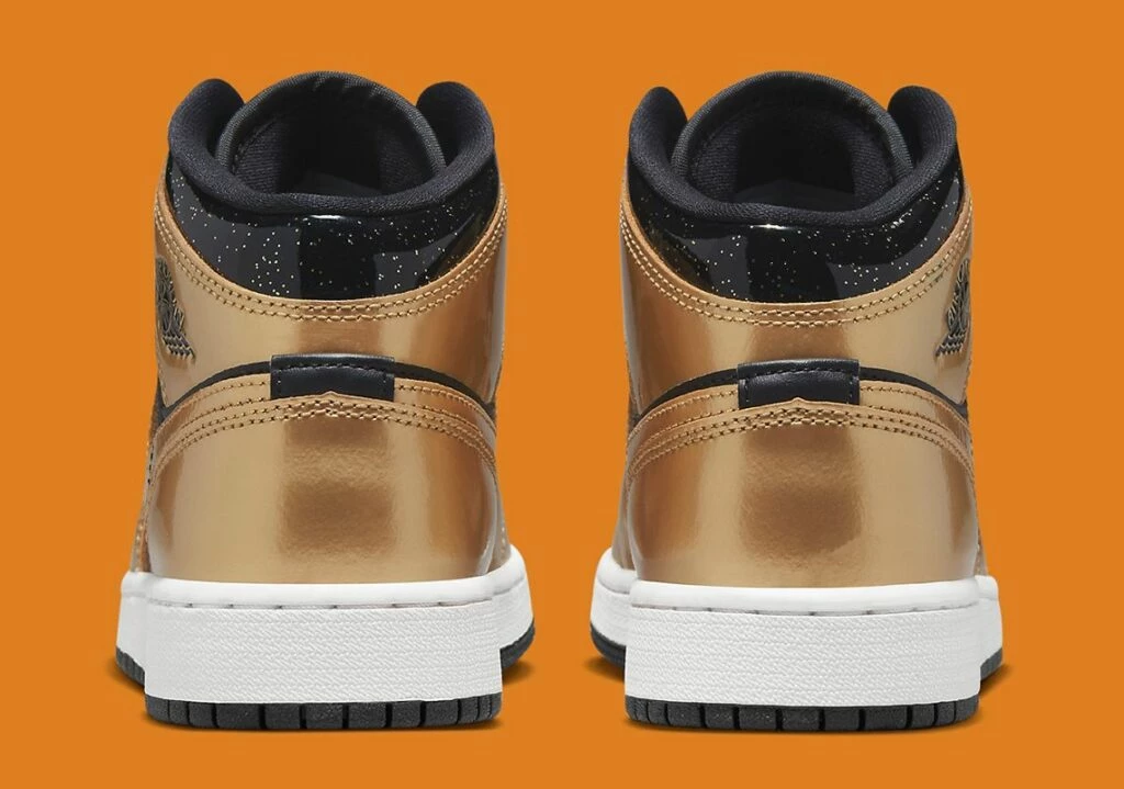 Jordan 1 Mid Metallic Gold Dead Stock