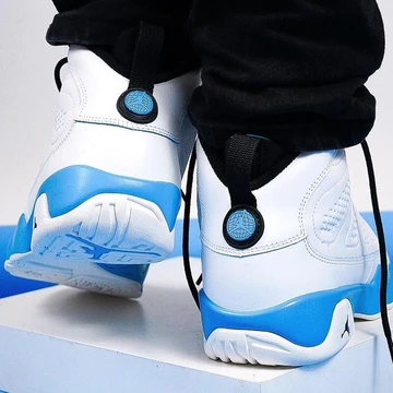 Jordan 9 Powder Blue Lookbook Detail von Hinten