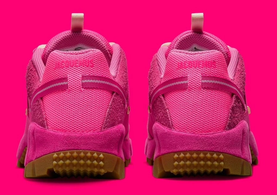 Jacquemus Nike Air Humara Pink DX9999-600 | Dead Stock