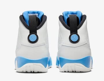 Jordan 9 Powder Blue von Hinten