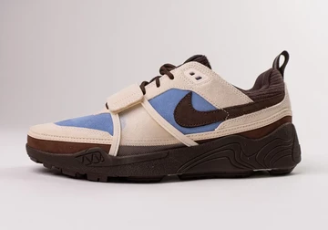 Travis Scott x Nike Zoom Field Jaxx Leche Blue Außenseite