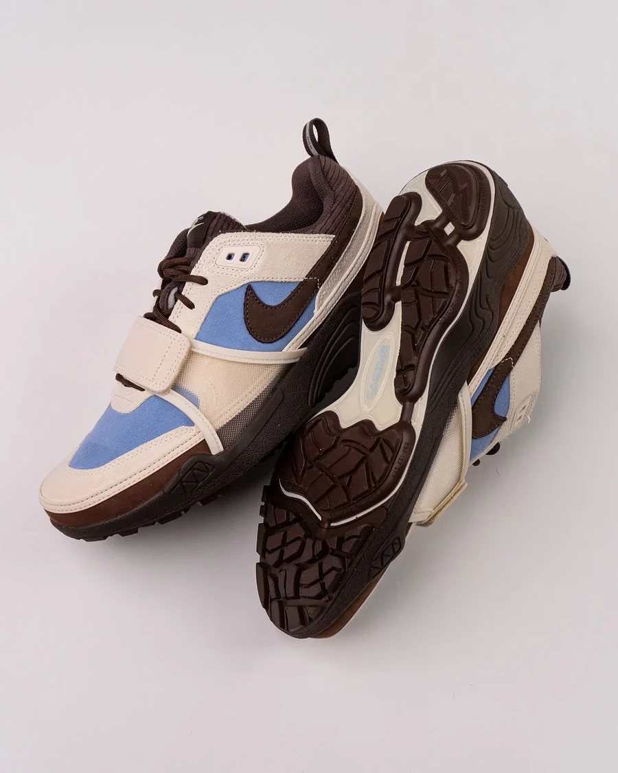 Travis Scott x Nike Zoom Field Jaxx Leche Blue HQ3072-400 | Dead Stock