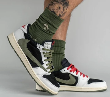 Travis Scott Jordan 1 Low Olive