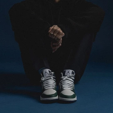 Jordan 1 Mid Noble Green