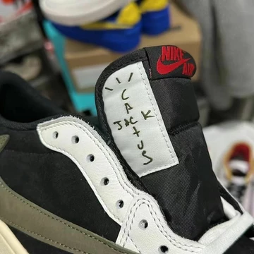 Travis Scott Jordan 1 Low Olive