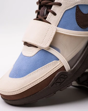 Travis Scott x Nike Zoom Field Jaxx Leche Blue Upper